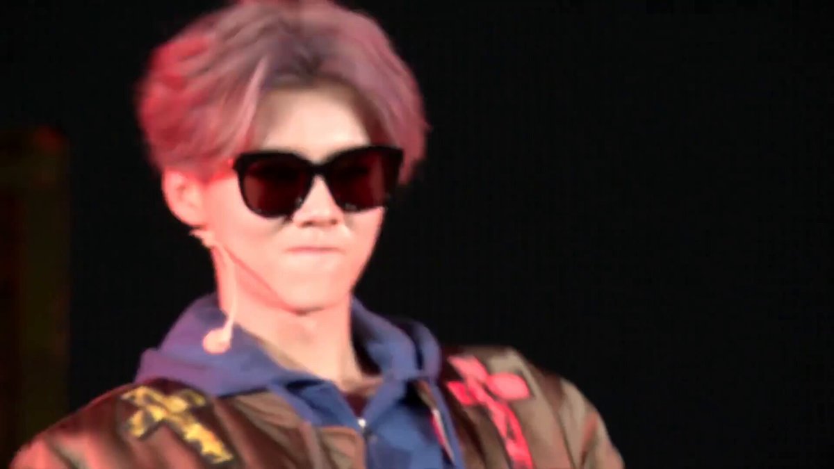 vocês não entendem a sensação que era escutar essa em 2015 e se sentir super foda já que o kpop era todo fofinho e o luhan chegou pra quebrar tabus KKKKKKKKKKKKKKKKK