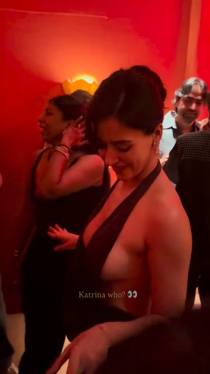 Smoking hot #DishaPatani dancing on KATRINA’s song “Sheela ki Jawani” 🥵