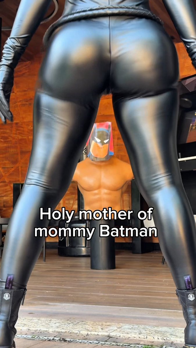 Guys don’t tell anyone, Batman is Bruc…