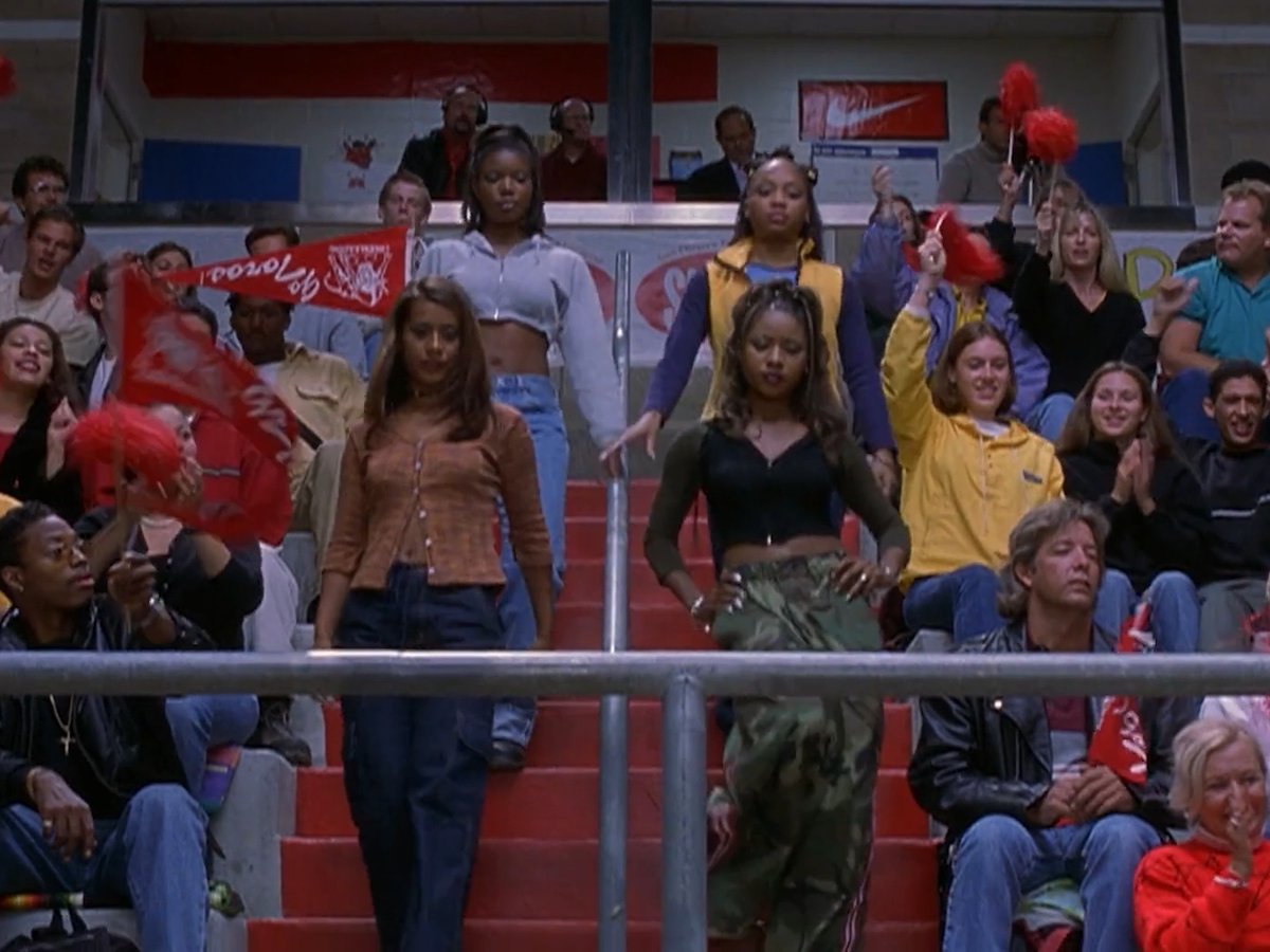 Even the crowd knew what needed to be done. Film: BRING IT ON (2000)