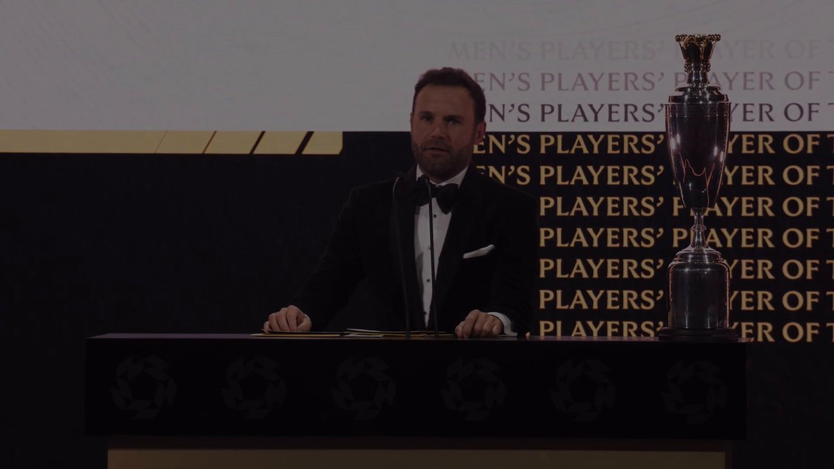 The moment Juan Mata García announced Bruno Fernandes as the 2026 PFA Players' Player of the Year. 🏆 Manchester United ❤️