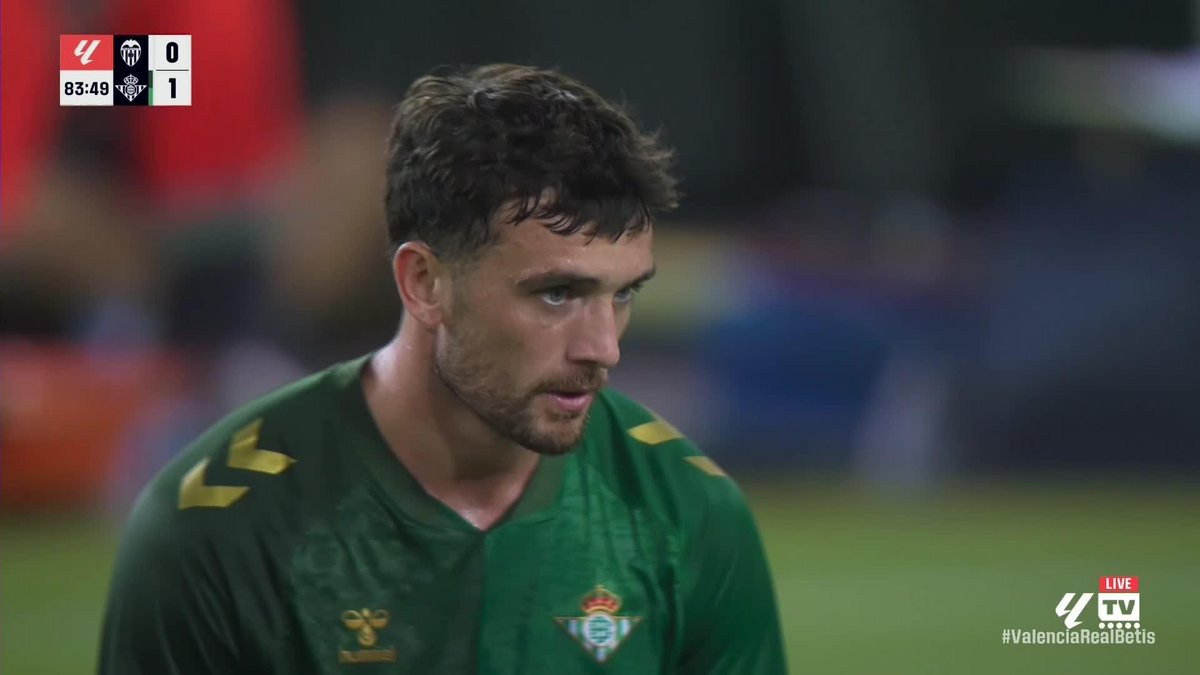 Superb hold up play from Troy Parrott and a neat dummy run led to Real Betis' winner at Valencia tonight Instant impact from the Irishman on his La Liga debut 🔥
