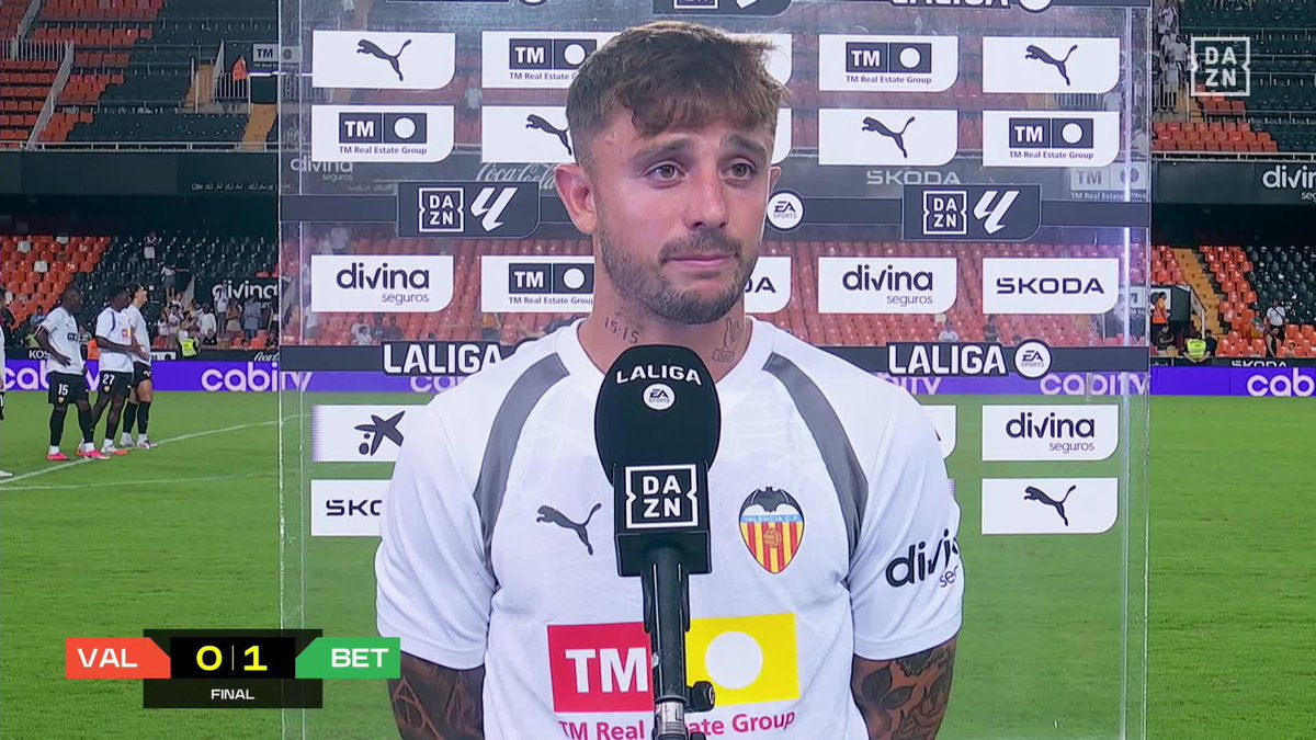 Pablo Maffeo pide unidad al valencianismo 🗣️ "Abrir una brecha entre afición y equipo es lo peor que nos podría pasar. Ya lo viví en Mallorca" 🔊 "Les pido que, por favor, estén con nosotros. Lo vamos a dar todo" #LALIGAenDAZN ⚽