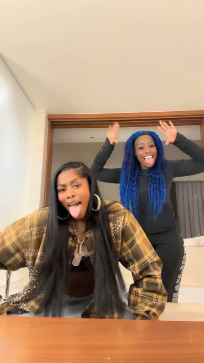 Connie Diiamond Drops a freestyle over Queen Cardi B AHH HAA ! Remy Ma with Cameo! ConnieDiiamond Remy Ma