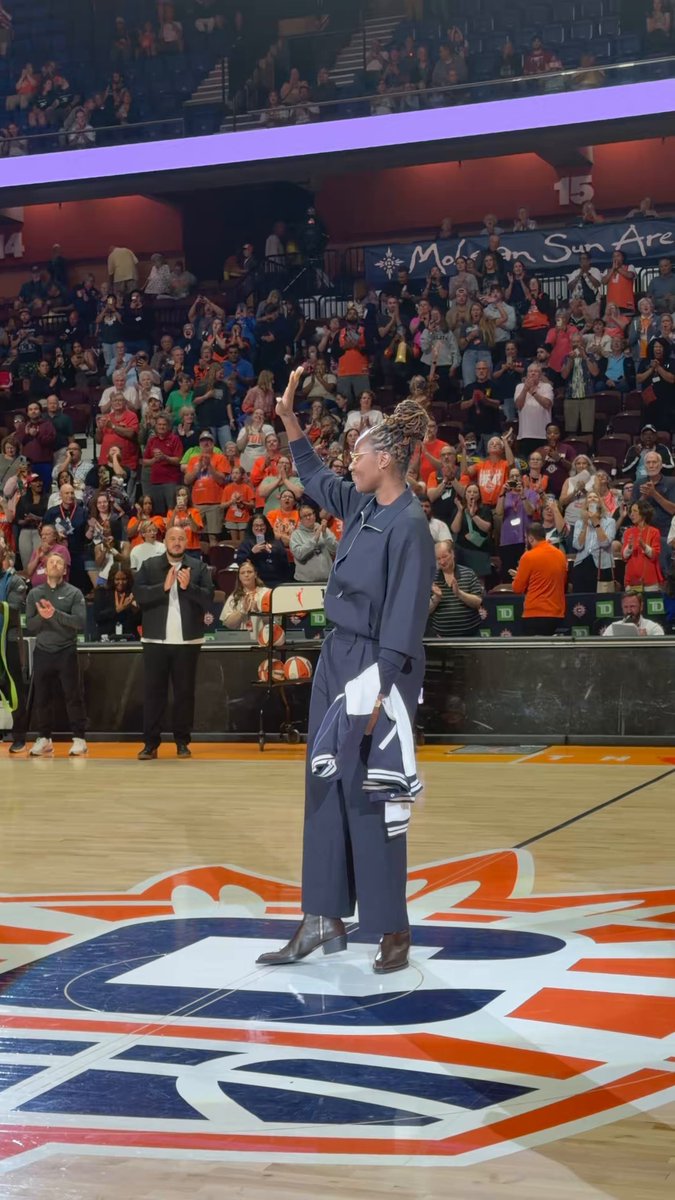 One of the greatest scorers ever. The Sun honored Tina Charles tonight as a Sun legend and undeniably one of of the all-time greats. Her jersey now hangs in the rafters of Mohegan Sun Arena. @theixsports