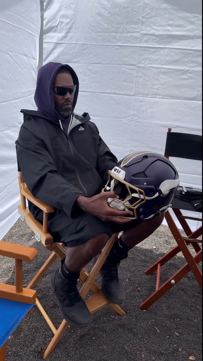 When the 🐐 talks, we listen. Randy Moss