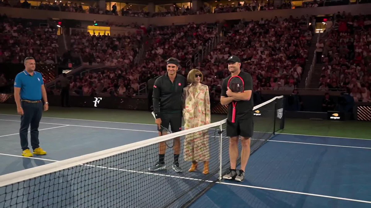A coin toss moment with Anna Wintour gets the evening started!