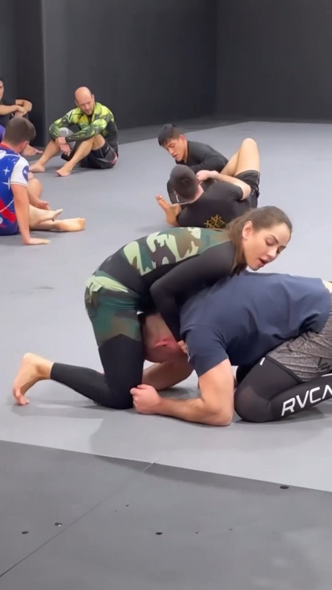CRAZY Neck Tie Submission! Ghi Eburneo #bjj #nogi #CombatGirls