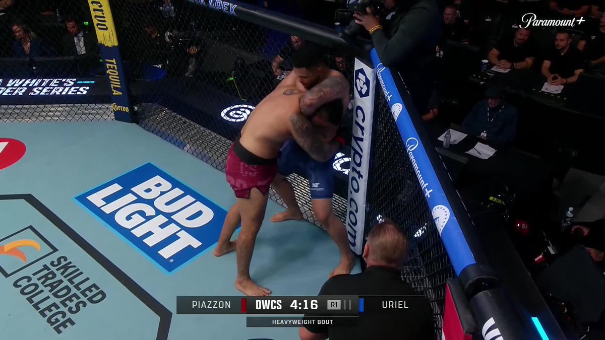 TAP TAP TAP 👋 Guilherme Uriel takes home the submission win via the gilly! [ #DWCS | LIVE on @ParamountPlus ]