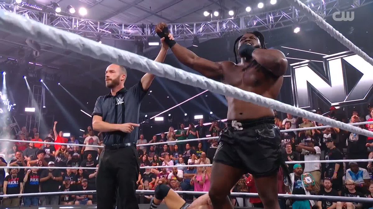 A Perfect-Plex from Keanu Carver 😮‍💨 Another victory for the big man!