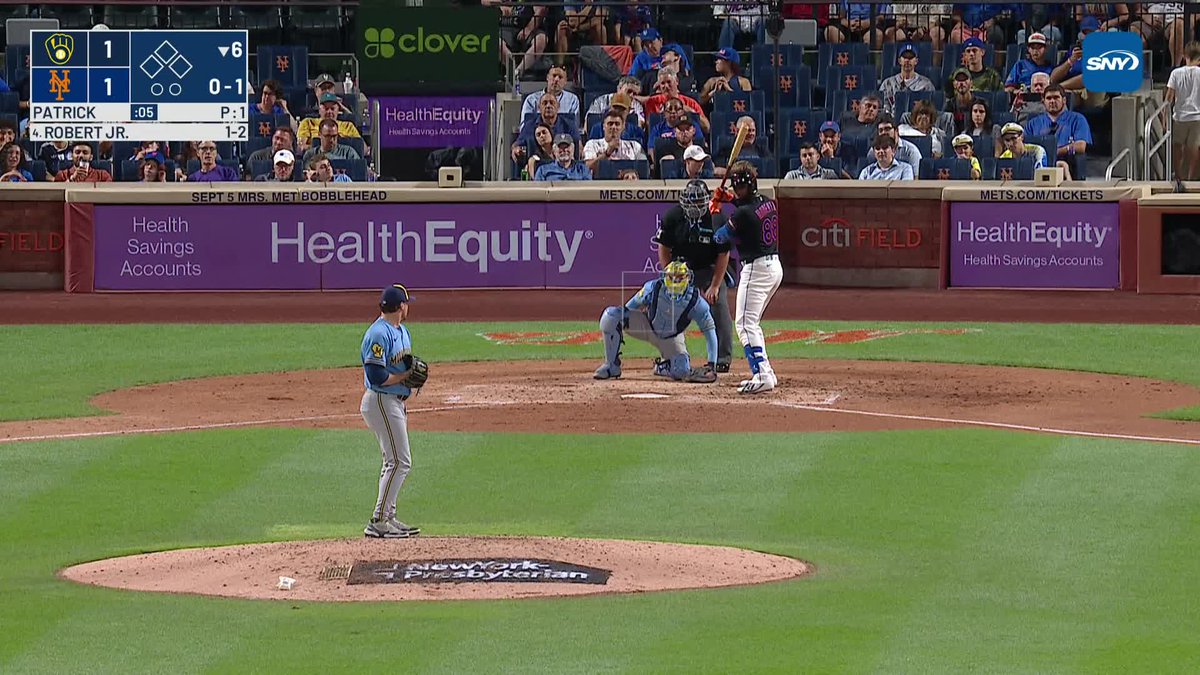 "ROBERT IS ON FIRE!" Luis Robert Jr. homers to give the Mets the lead! 💣