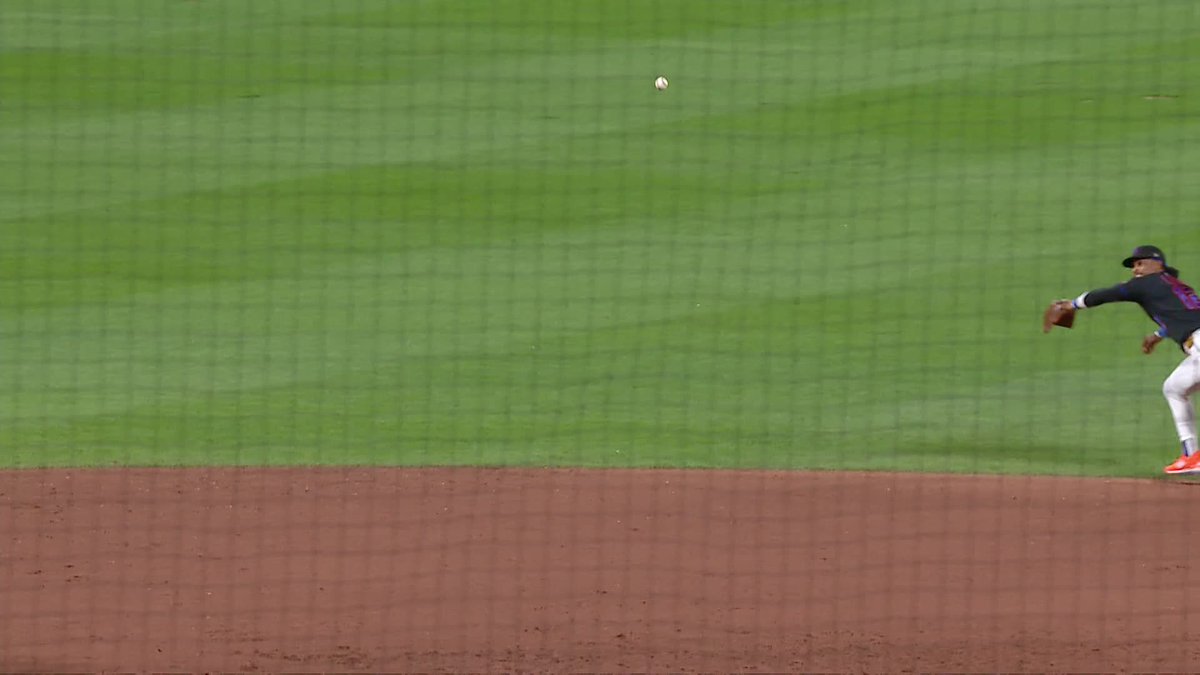 WHAT A PLAY BY FRANCISCO LINDOR!