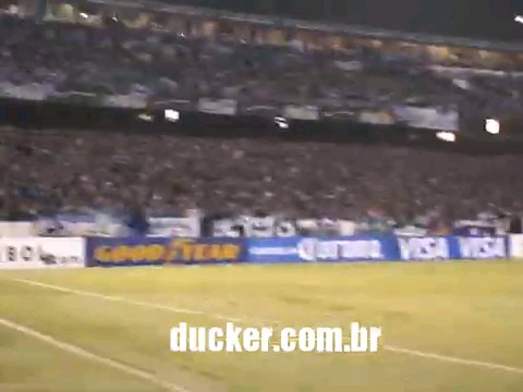 Saudades dessa identidade que tinha a torcida e o Grêmio em noites de copas