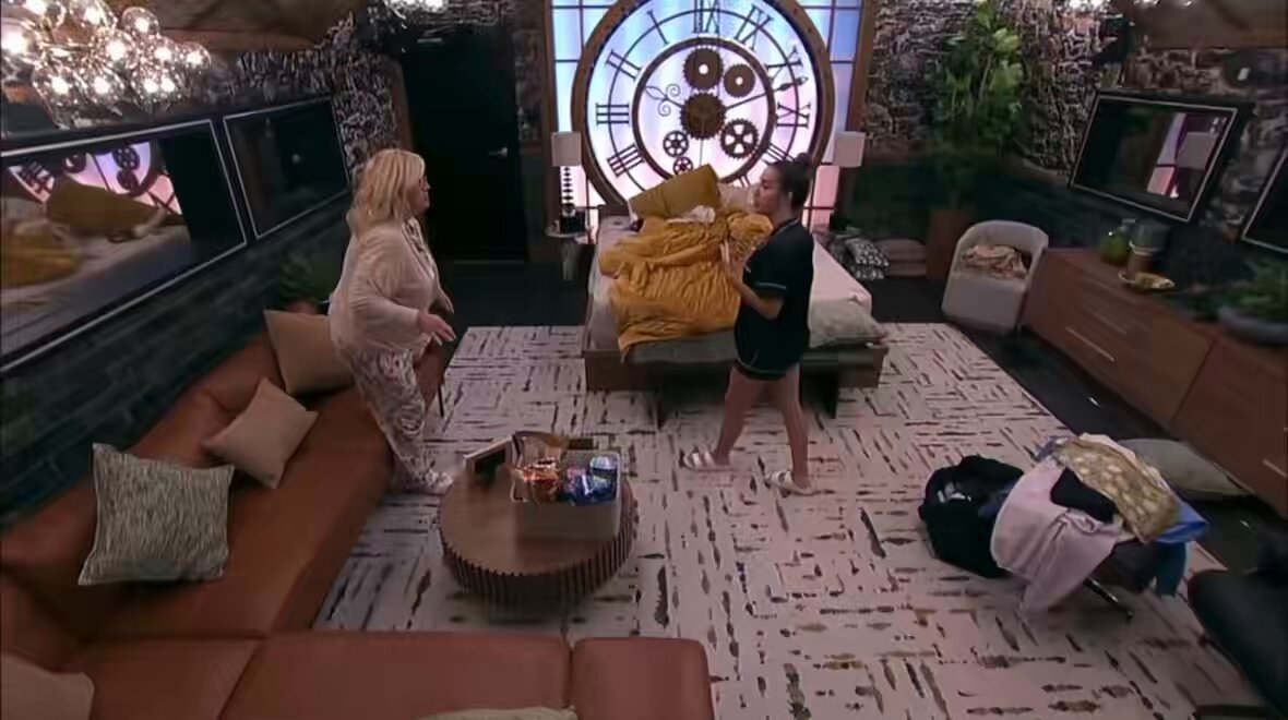 Dee says she had to put on her headphones and lie in her bed so Taylor and Lala would leave. Dee says she told Taylor she is safe no matter what, and she’s still deciding if she wants Drew or Mallory evicted. Dee says she wants Taylor in jury. Angela and Dee try to catch up before Haley finds them #bb28