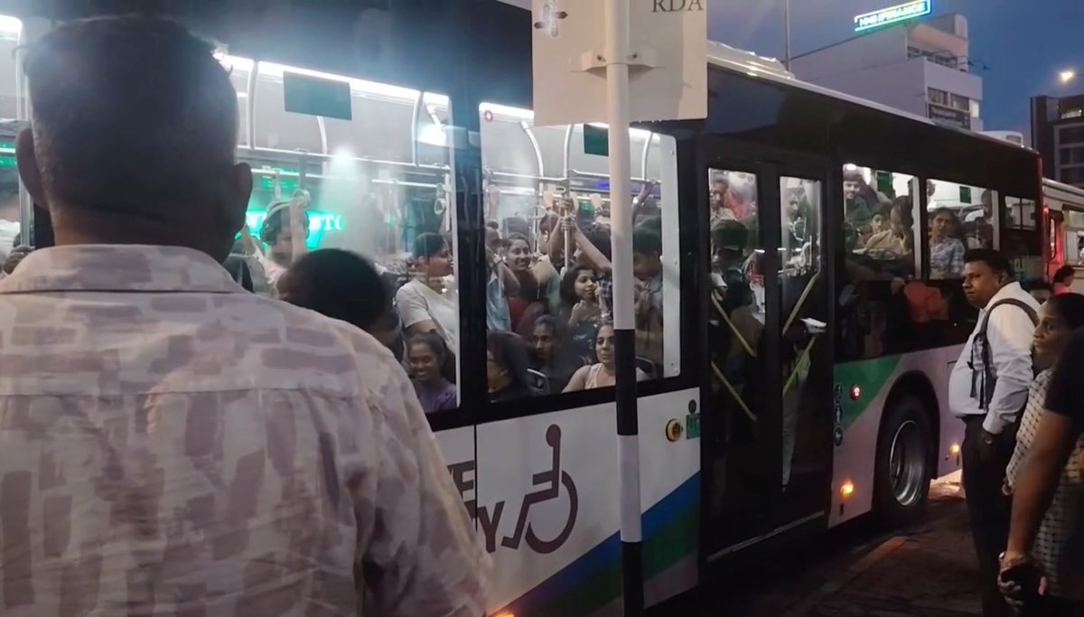 wild idea: what if we took several of these metro buses, make them a little wider & longer so there’s more space, string them together end to end so more people can use it at a given time, place one big engine/motor in front so it’s more efficient, have it run above street level so it doesn’t have a deal with traffic, have it run back and forth through the city continuously throughout the day on a schedule there’s an acronym for what I’m referring to but I’m a bit unsure what 🤔