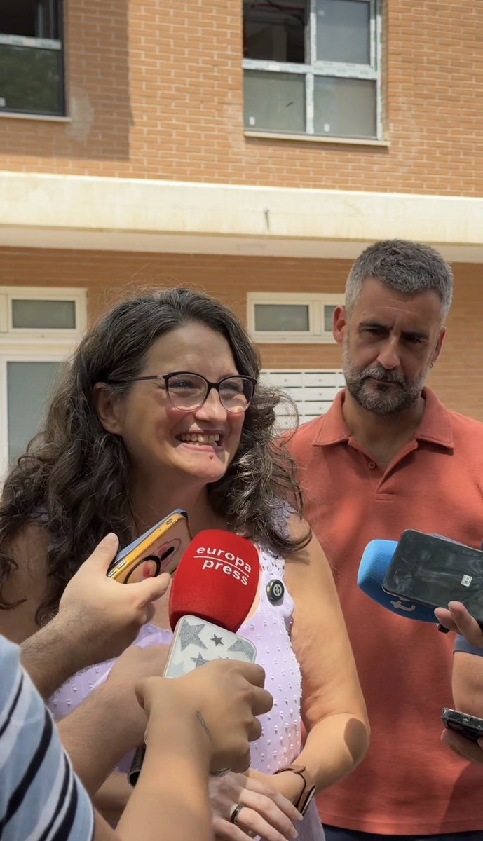 Imagina un País on les vivendes les compren les persones. Imagina que la vivenda siga per habitar-la i no per especular. 🧡 Imagina Mónica Oltra Jarque alcaldessa.