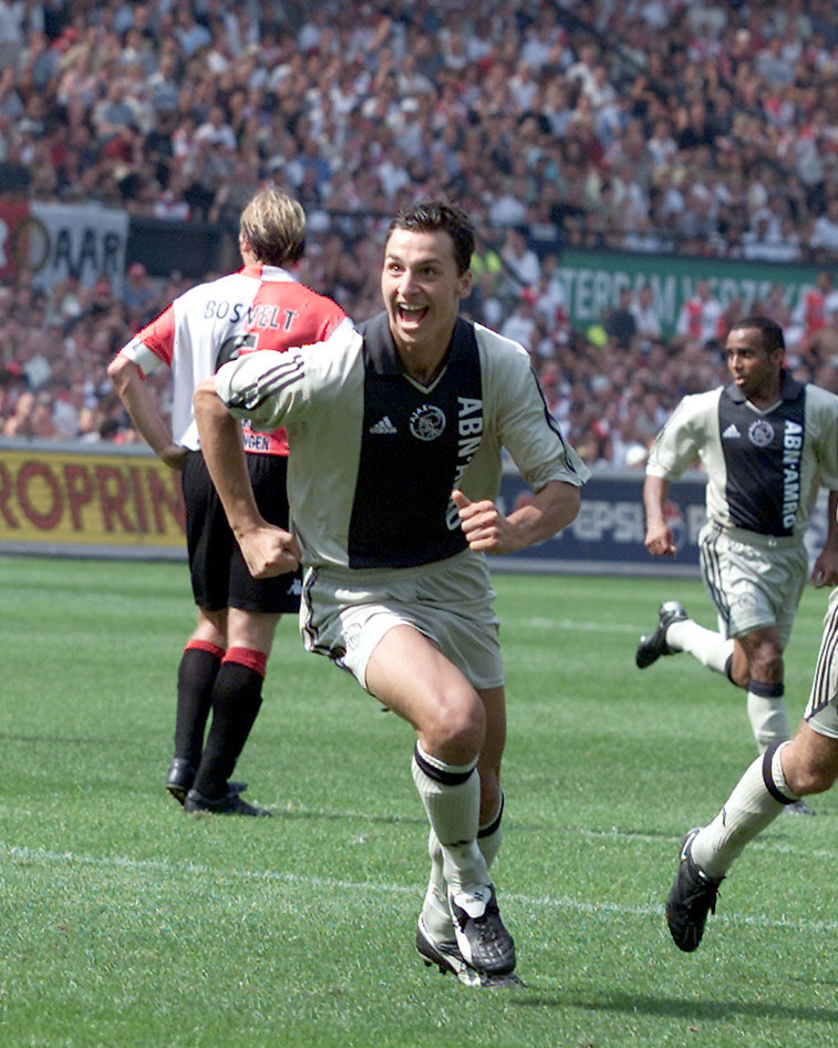 25 years ago Zlatan made his first goal for Ajax against Feyenoord 🎯
