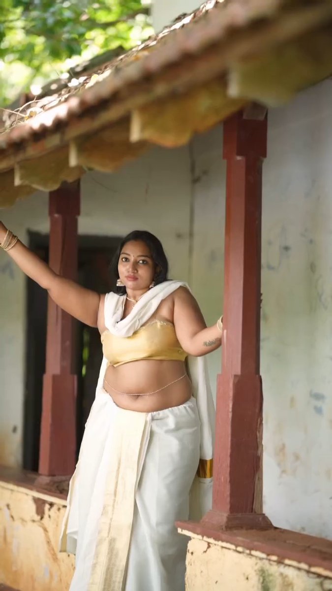 It's disgusting to see Tamil People celebrating Onam as if its our own festival. I can understand Tamil people are inclusive but have you seen any Malayali celebrating Pongal? Do they even wish us on Pongal?? Moreover most Educational institutions in TamilNadu have celebrated Onam this year. Love and respect should be mutual if it's one side it's called slavery. Our people should think wise before doing any kind of these stupid stuffs.