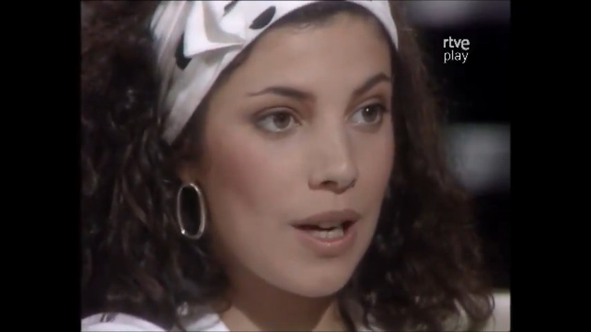 Te invitamos a pasar 'La tarde' junto a José Oneto y sus invitados de aquel 31 de julio de 1987: Ana Tutor, Jordi Pujol, Antonio guerra, Maribel Verdú, Ouka Leele, Luis González Seara y Miguel Ángel Aguilar. ¿Quieres? -- > #FelizMiércoles #26Agosto