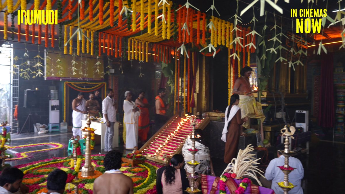 స్వామియే శరణం అయ్యప్ప ✨ The team of #Irumudi came together at Film Nagar Daiva Sannidhanam for a special pooja followed by lunch, marking the film’s phenomenal success 🙏 HEART WINNING BLOCKBUSTER #Irumudi is running successfully all over ❤‍🔥 Book Your Tickets Now! 🎟️ #IRUMUDI / #IRUMUDIKATTU