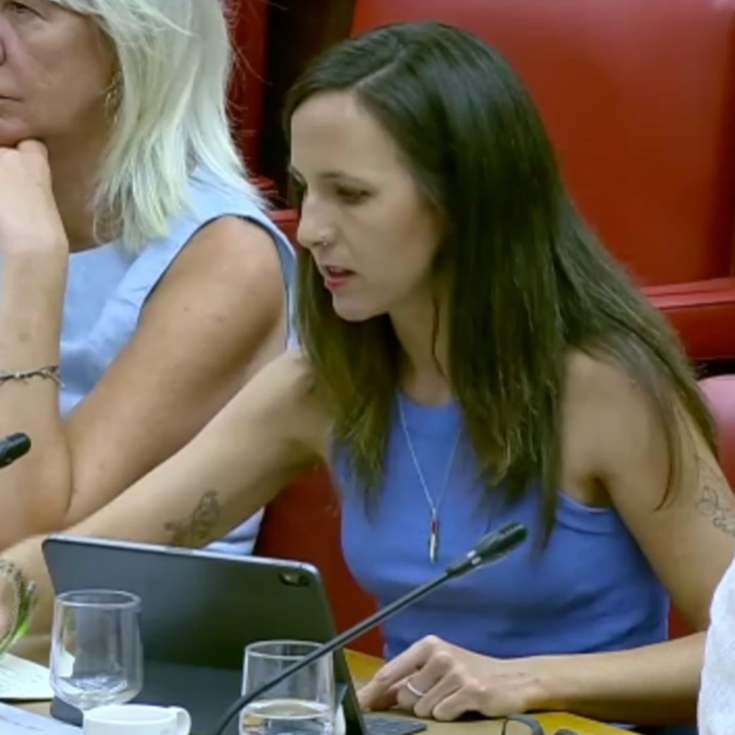 Si a la derecha le molestan unas miles de personas que llegan a Ceuta buscando una vida mejor, pero no les molestaron 350.000 ucranianos que llegaron huyendo de la guerra, ni 10M de turistas que vinieron a España en junio, no les preocupa nuestro país, simplemente son racistas.