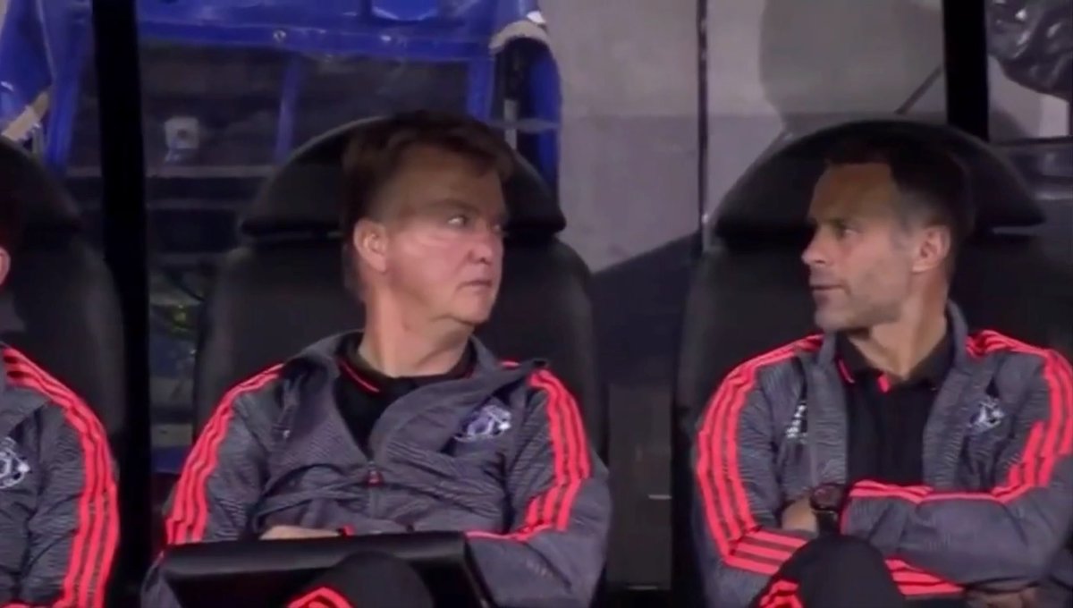 OTD: Chicharito slipped and missed a penalty at Club Brugge - 2015 Van Gaal’s look to Giggs could kill, and it did as he sold Chicharito days after to Leverkusen for £8.75M.