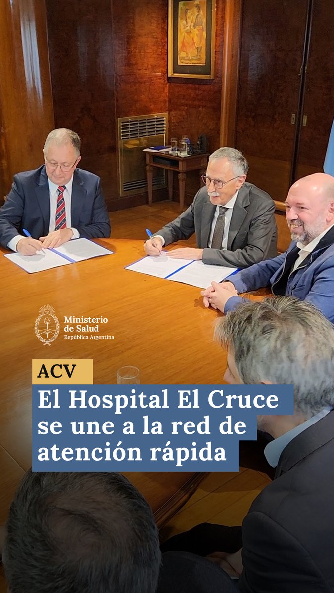 FORTALECEMOS LA RED PARA UNA ATENCIÓN OPORTUNA DEL ACV Frente a un accidente cerebrovascular, reducir los tiempos de respuesta y traslado puede salvar vidas, para eso los distintos niveles de atención tienen que actuar de manera coordinada. Para seguir ampliando la red, hoy el Hospital El Cruce de Florencio Varela se incorpora al Programa Nacional para el Diagnóstico y Tratamiento del ACV. El hospital recibirá las alertas del Código de ACV Nacional, organizará las derivaciones según la complejidad de cada caso y atenderá a los pacientes que requieran intervenciones de alta complejidad. También articulará el trabajo de los centros asociados y los sistemas prehospitalarios de la región. Esta incorporación se suma a las de PAMI y el municipio de Tres de Febrero. Así ampliamos una red que integra las capacidades existentes y articula los distintos niveles para que, ante una emergencia, los pacientes reciban la atención que necesitan de manera más rápida y eficiente.