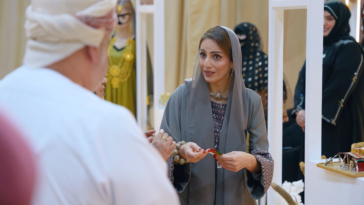 📹 #السيدة_الجليلة تزور جمعية المرأة العُمانية بـ #صلالة