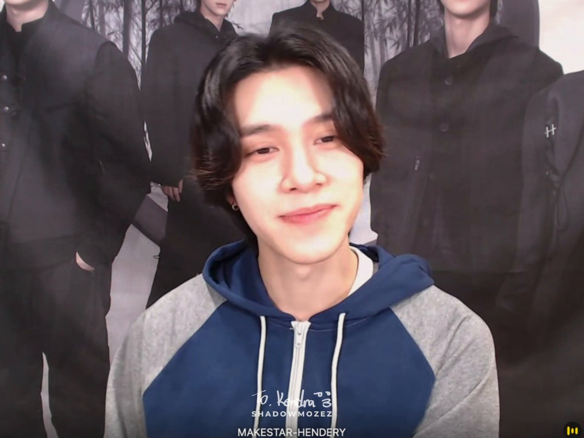 #HENDERY talking about his motorcycle 🏍️ 🦄: I love speed, I mean, I like snowboarding, I like riding my motorcycle. And I feel less stressed when I'm on the bike. So, yeah, I feel good. And no worries, I'll take care of myself, I'll try to! 260826 MAKESTAR video call event 메이크스타 영통 WayV Vision Wings vc #WayV #威神V #黃冠亨 #헨드리