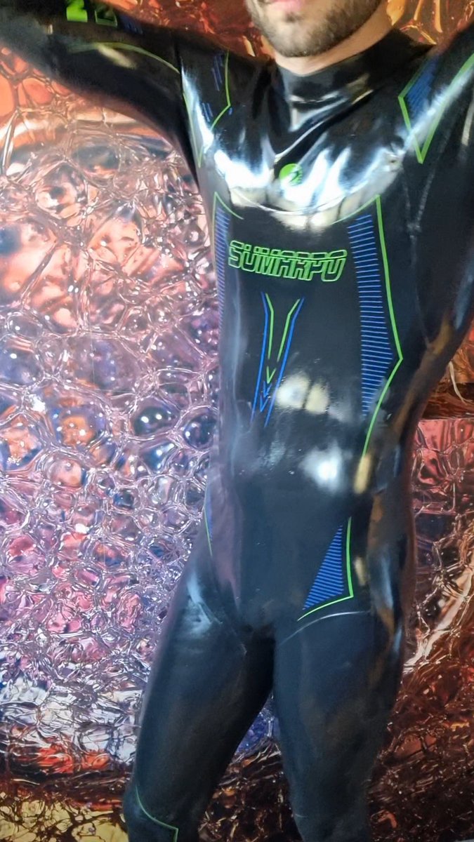 Love this wetsuit ❤️🔥