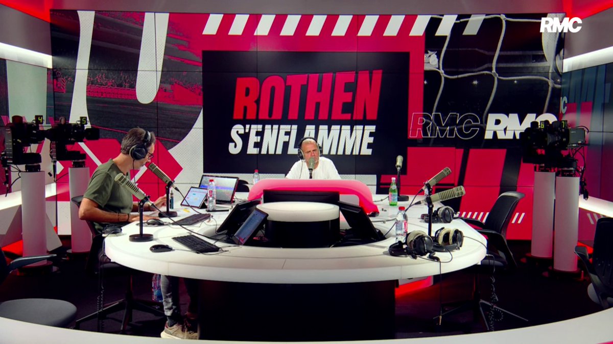 🗣 "C'est la recrue la plus chère de l'histoire de l'OM. A-t-il démontré qu'il était intransférable ? Ce n'est pas non plus le joueur à garder à tout prix. Le club doit rentrer dans les clous" Dugarry jugerait opportun un départ de Paixao au regard de la situation de Marseille.