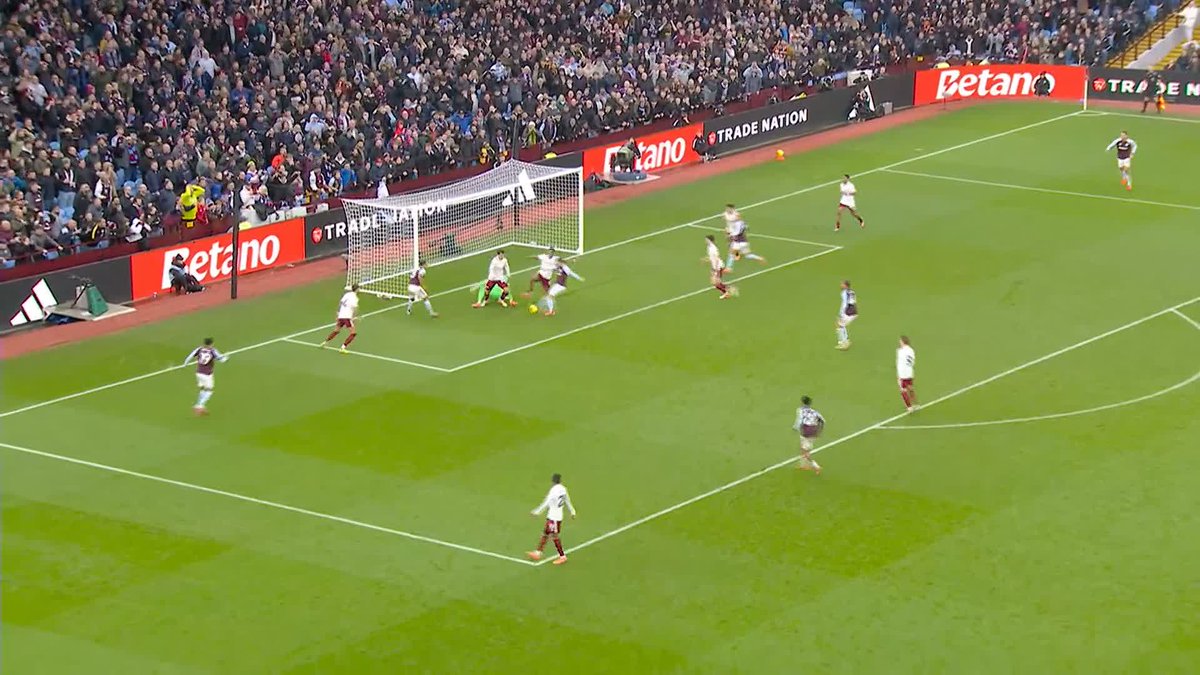 "WOW" What a moment this was for Emiliano Buendía and Aston Villa! 🤯