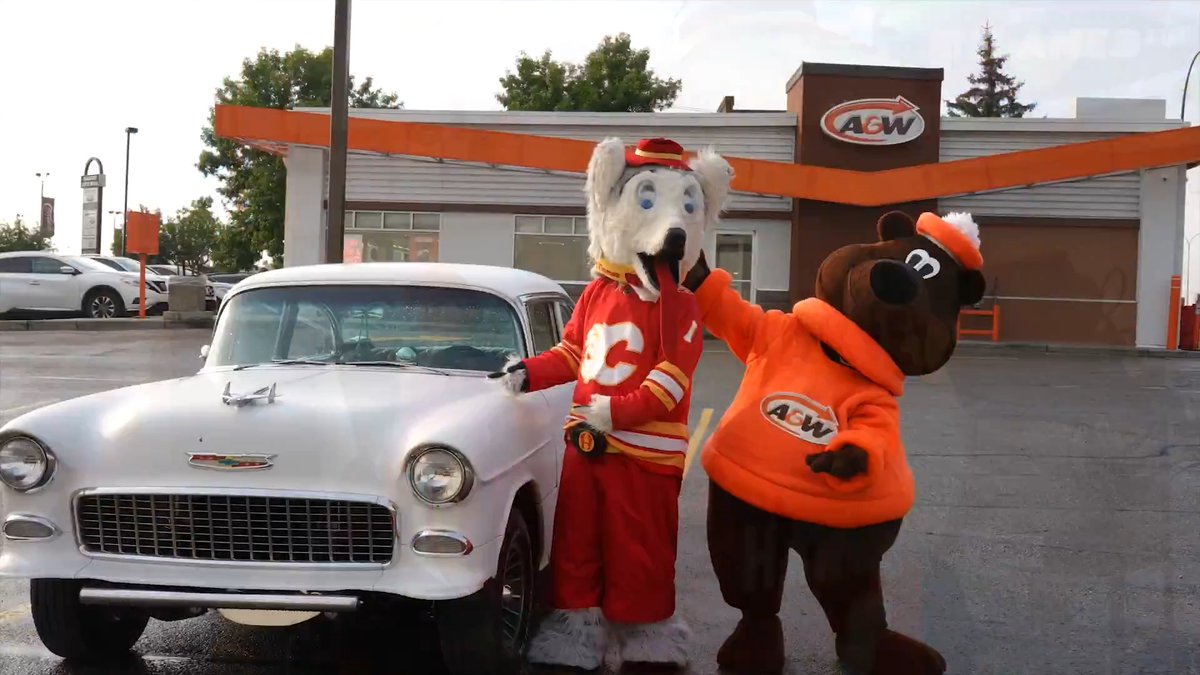 🍔 for a good cause! Harvey stopped by A&W Canada to help out during their Burgers To Beat MS Day, which supports MS Canada!