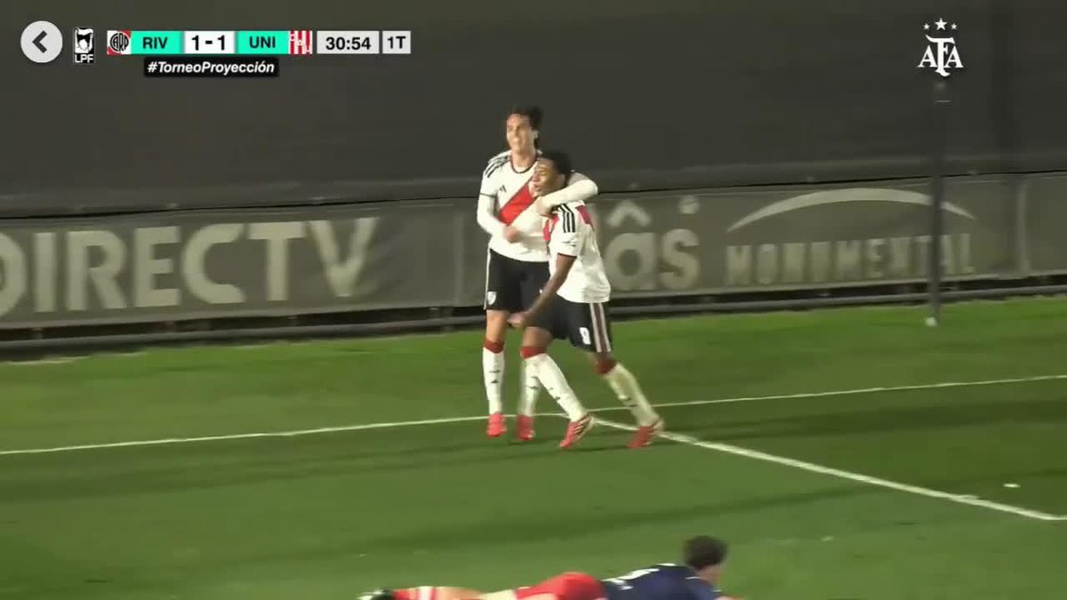 EL FAMOSO TOMA Y HACELO ⚽️👏🏻 ¿Que fue esta jugada Constantini?