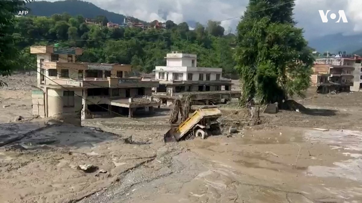 尼泊尔与西藏交界的边境地区8月26日遭遇严重洪水和山体滑坡灾害，多个地区被洪水及泥石流冲毁。灾害已造成至少103人死亡，数百人失踪，其中包括大量外国游客。救援人员目前正进入泥泞和积水区域搜寻幸存者。 更多内容👉
