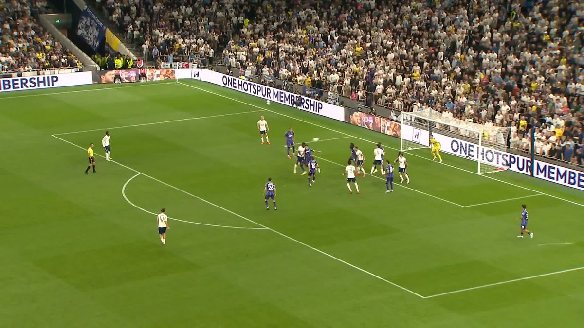 Kevin Danso scores with his first touch since coming on! ⚪