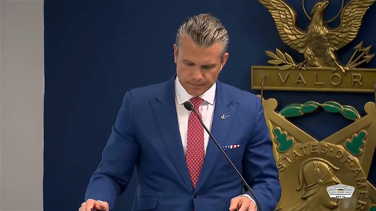 .Secretary of War Pete Hegseth “Gunnery Sergeant Jonathan Eby. Corporal Michael Gretzon. Lance Corporal Jordan Houston. Gentlemen, Marines, welcome. Today, we are here to look you in the eye and deliver the recognition you earned five years ago — because what you did at Abbey Gate was not just a display of exceptional tactical skill and bravery. It was the very definition of the Warrior spirit that we are reviving here, preserves our Nation, and underpinning our national defense.”