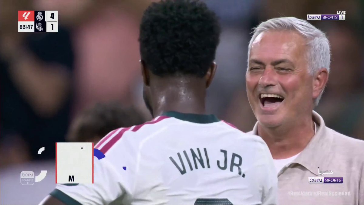 لقطات عادت بعد غياب في ريال مدريد.. ابتسامة ومصافحة بين فينيسيوس ومورينيو تعكس العلاقة المميزة بين المدرب ولاعبيه 🤝 #الدوري_الإسباني