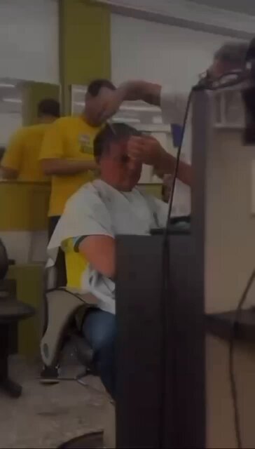 Meu exemplo de vida, meu pai e minha maior referência. Um legado que jamais será apagado.🇧🇷🙏🏻 Jair M. Bolsonaro