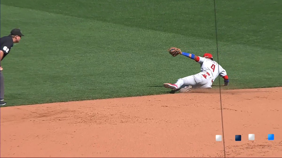 Luis Arraez takes away a hit up the middle 😮‍💨