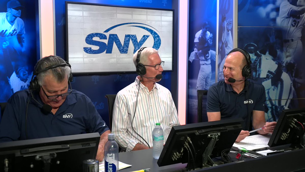 Mike Breen tells Keith that he was his favorite player on the 1986 Mets Mike: "We've met a number of times, but I've never told you" Keith: "Tell me why, I want to hear it" 😂