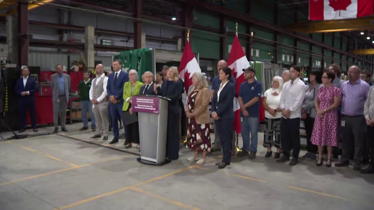 #Canadá acaba de anunciar casi 20 mil millones de dólares en aranceles de represalia sobre bienes de #EEUU. Pero la ministra de Industria de Canadá, Mélanie Joly, reveló algo más sobre cómo se eligieron algunos objetivos. No se seleccionaron únicamente por su impacto económico. Mélanie Joly: «También estamos apuntando a productos que afectarán a estados en EE.UU. y por eso estamos siendo sabios y estratégicos para ejercer presión política». Los aranceles son reales. Los objetivos son deliberados. Y ahora la presión política queda registrada.