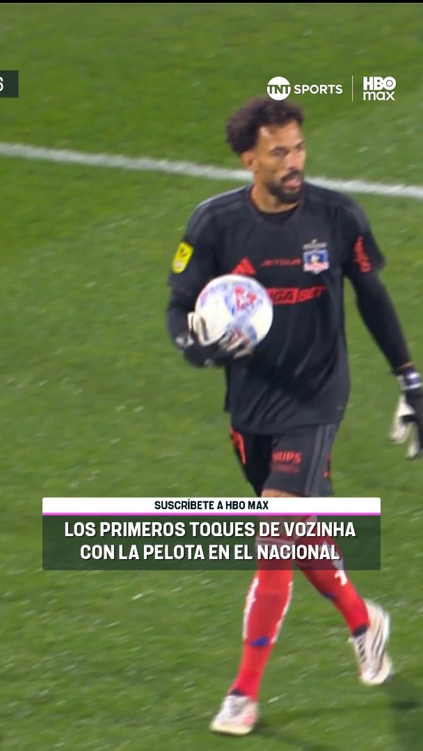 🧤⚽🇨🇻 ¡El caboverdiano reconociendo terreno! Estas fueron las primeras dos intervenciones de Vozinha en #ColoColo, en los primeros 15 minutos de partido ante Unión Española. ¡Disfruta la #CopaChileCocaColaZeroAzúcar 2026! Suscríbete a #TNTSportsenHBOMax 📲