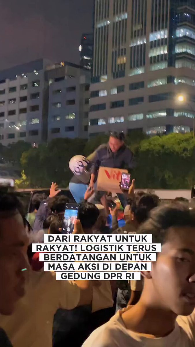 Ya allah, berikanlah kekuatan dan keselamatan untuk saudaraku yang sedang berjuang melawan rezim dan kedzoliman, amiinn 🥹🥹🥹🥹