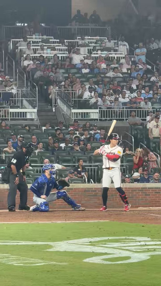 Ha-Seong Kim wins it! What a moment for a guy who’s had a challenging season so far. Braves go for the sweep against the Dodgers tomorrow!