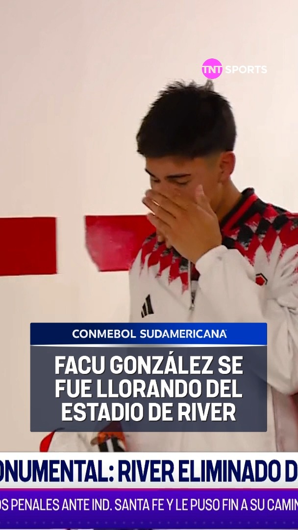 HASTA LAS LÁGRIMAS 🥲 Facu González, uno de los juveniles del club y autor de uno de los goles de penal, se fue llorando tras la eliminación de River en la #sudamericana 🏆