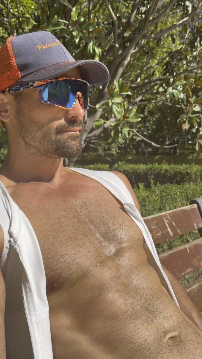 Time to get tan in Retiro Park