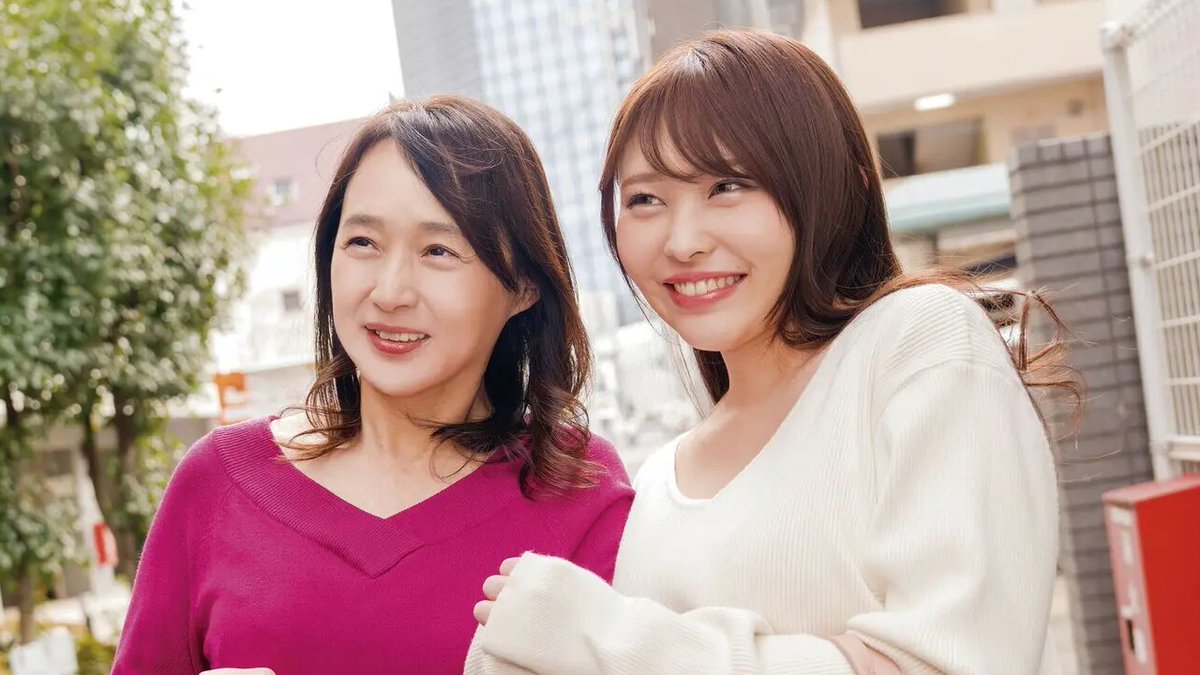 お買い物に向かう母娘にインタビュー