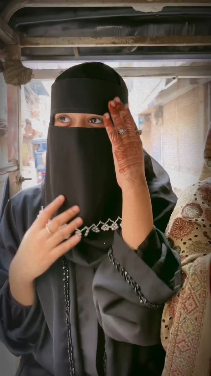 Nazia behan ko Ramesh Singh 🕉 ne challenge kiya tha ke bina Braa ke Apni Ammi ke sath uske auto rickshaw me baithe ke bataye #uncut #hbull #hijabi