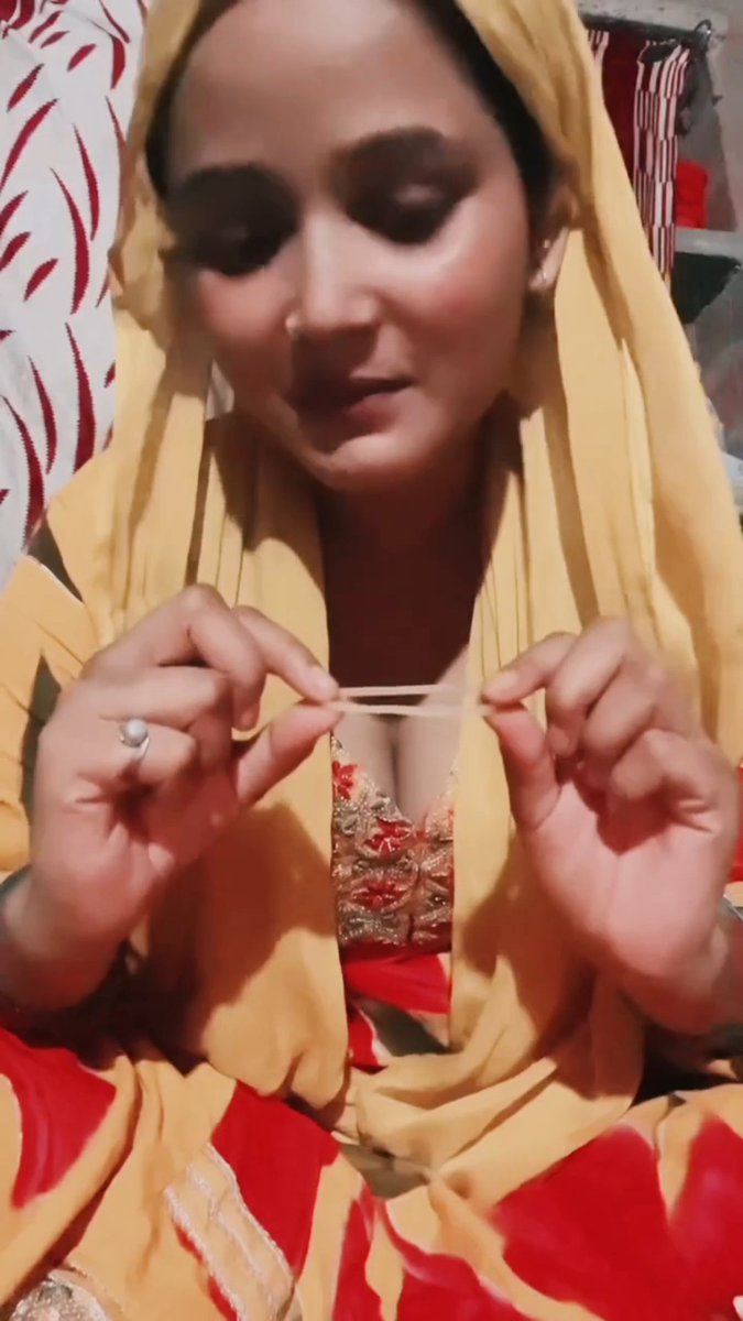Relationship मे खुद और सामने वाले को कब और कैसे दर्द होता है ये सब ईस Video से पता चल जाएगा Madam ने बडे ही अच्छे तरिके से समझाया है आप प्यार में हो की ना हो ये Video हर किसी के लिए अच्छी सीख है एक बार वीडियो देखते और बताए आपको यह सीख केसी लगी